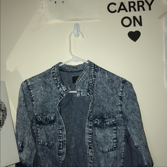 Top - Picture 2 of 2